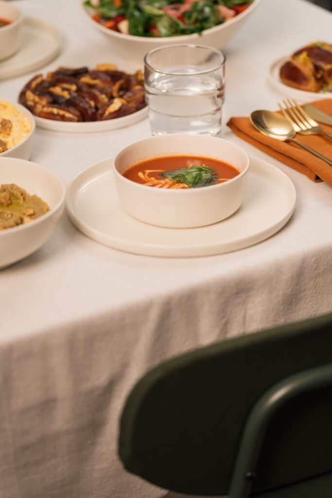 7-day MIND diet for vegetarians meal plan with lentil soup and spinach salad
