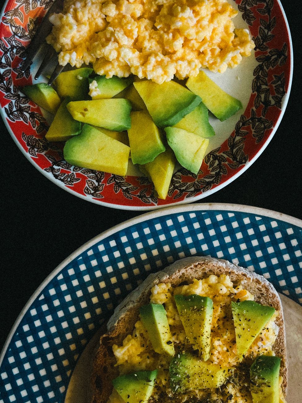 Scrambled eggs with vegetables, a gentle first meal