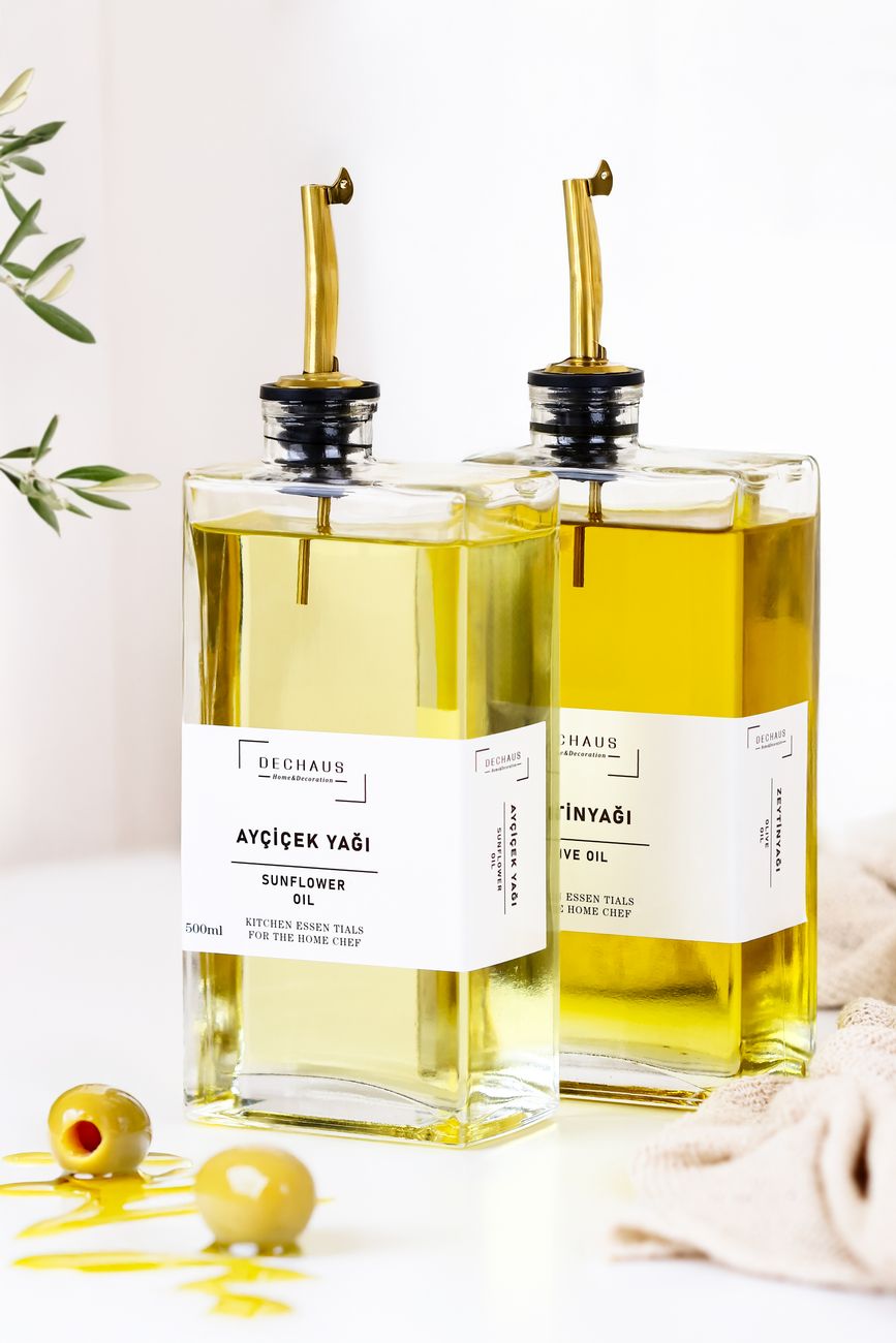 Extra virgin olive oil, the main fat of the Mediterranean diet